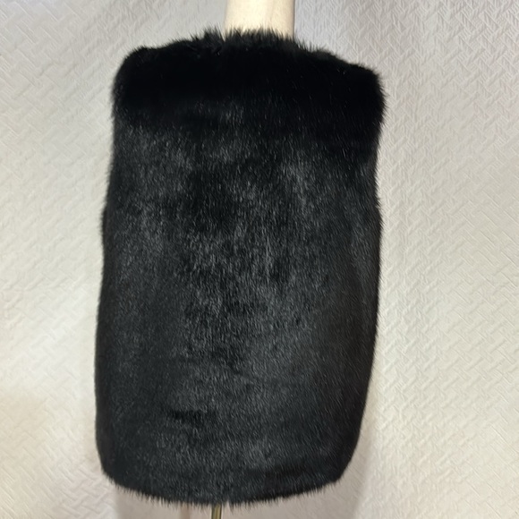 C’è C’è Medium Faux Fur Black Vest - Picture 3 of 6
